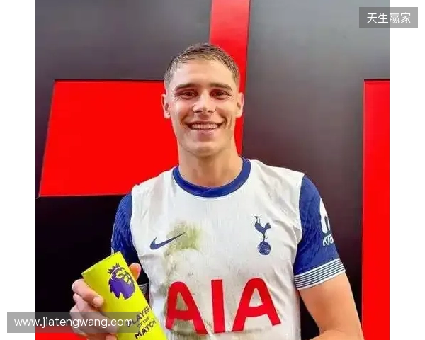 本场送助攻,范德芬当选热刺1-1桑德兰球迷票选全场最佳